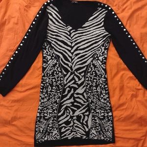 Yuka Women's Cream&Blk 1/4 Sleeve Zebra Sweater